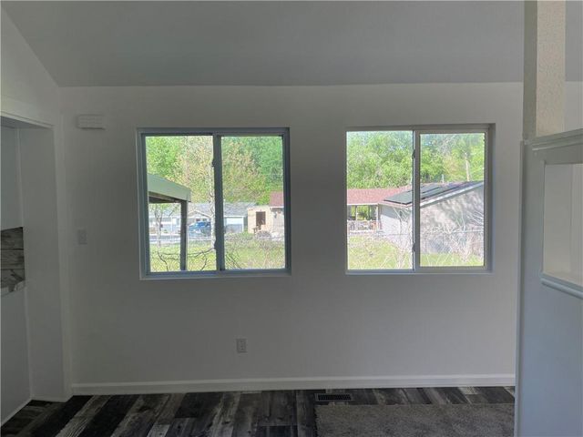 602 E Eisenhower Road, Lansing, KS 66043