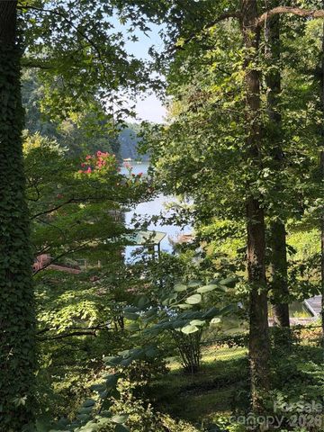 202 Horseshoe Lake Road, Mount Holly, NC 28120