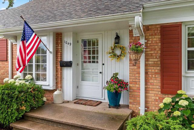 1049 KALFAHS STREET, Neenah, WI 54956
