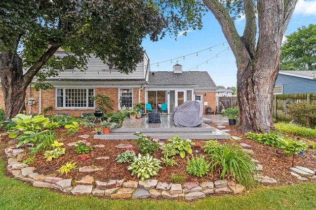 1049 KALFAHS STREET, Neenah, WI 54956