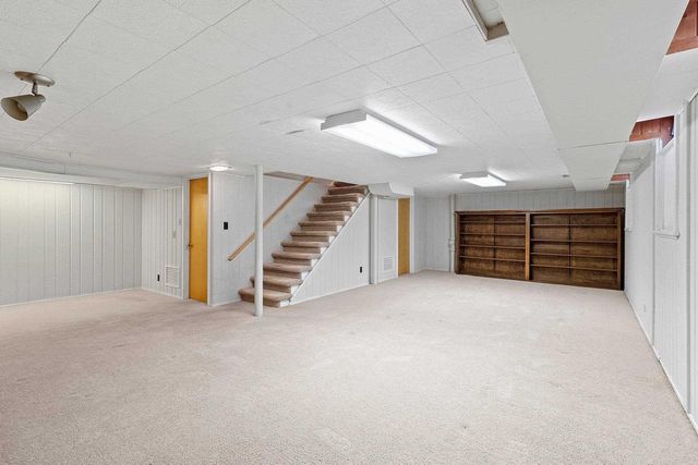 1049 KALFAHS STREET, Neenah, WI 54956