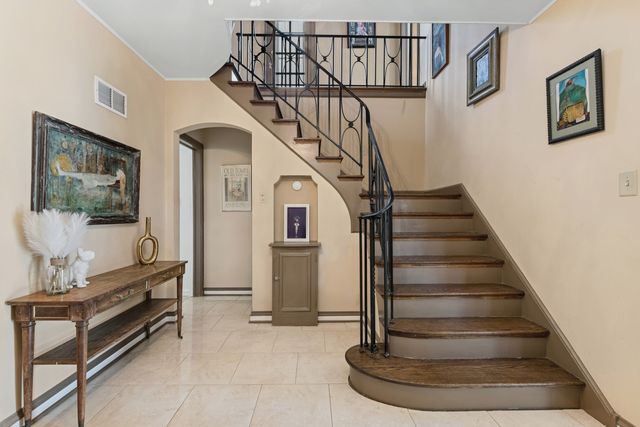5807 N Bernard Street, Chicago, IL 60659