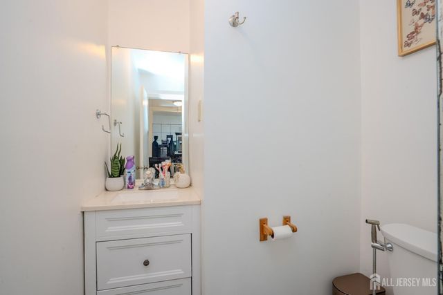 1088 Schmidt Lane, North Brunswick, NJ 08902