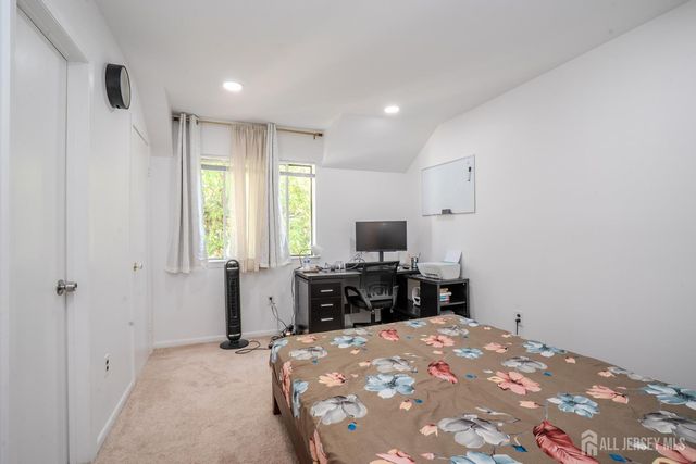 1088 Schmidt Lane, North Brunswick, NJ 08902