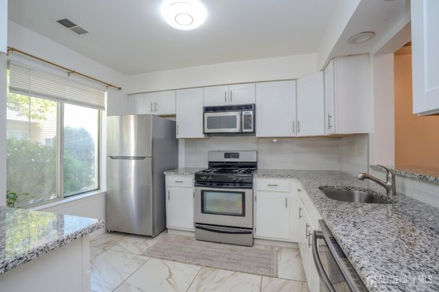 1088 Schmidt Lane, North Brunswick, NJ 08902