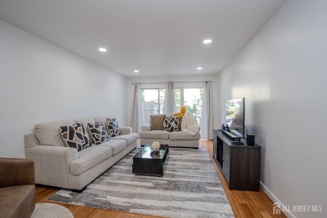 1088 Schmidt Lane, North Brunswick, NJ 08902