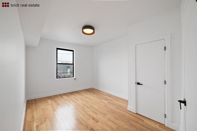 18-60 Flushing Avenue, New York City, NY 11385