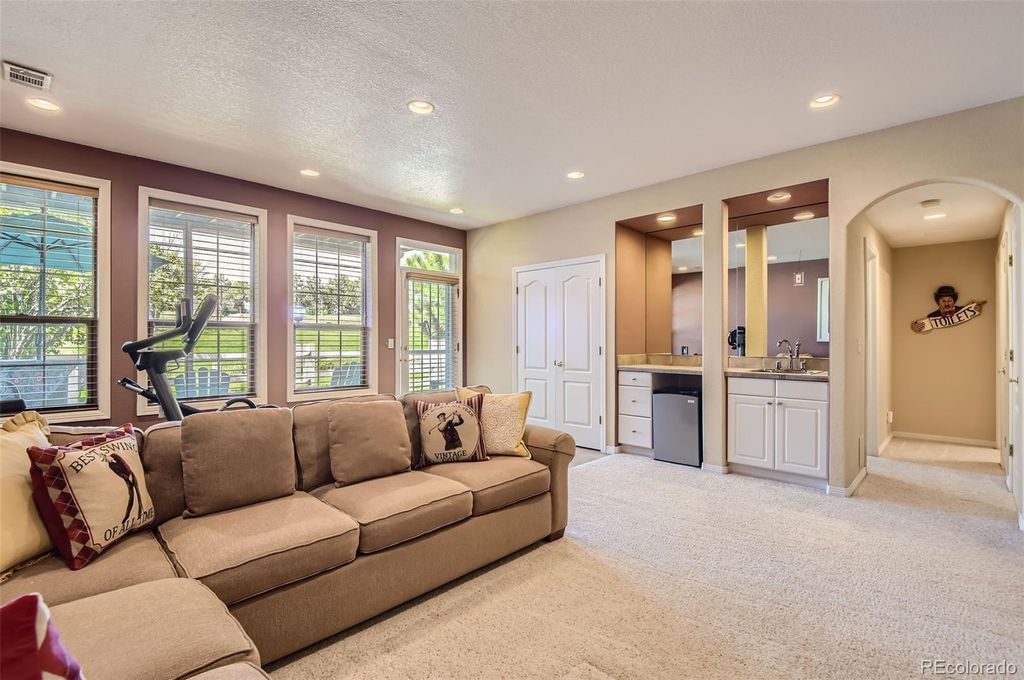 Image 25 of property listing at 9853 Greensview Circle, Lone Tree, CO 80124