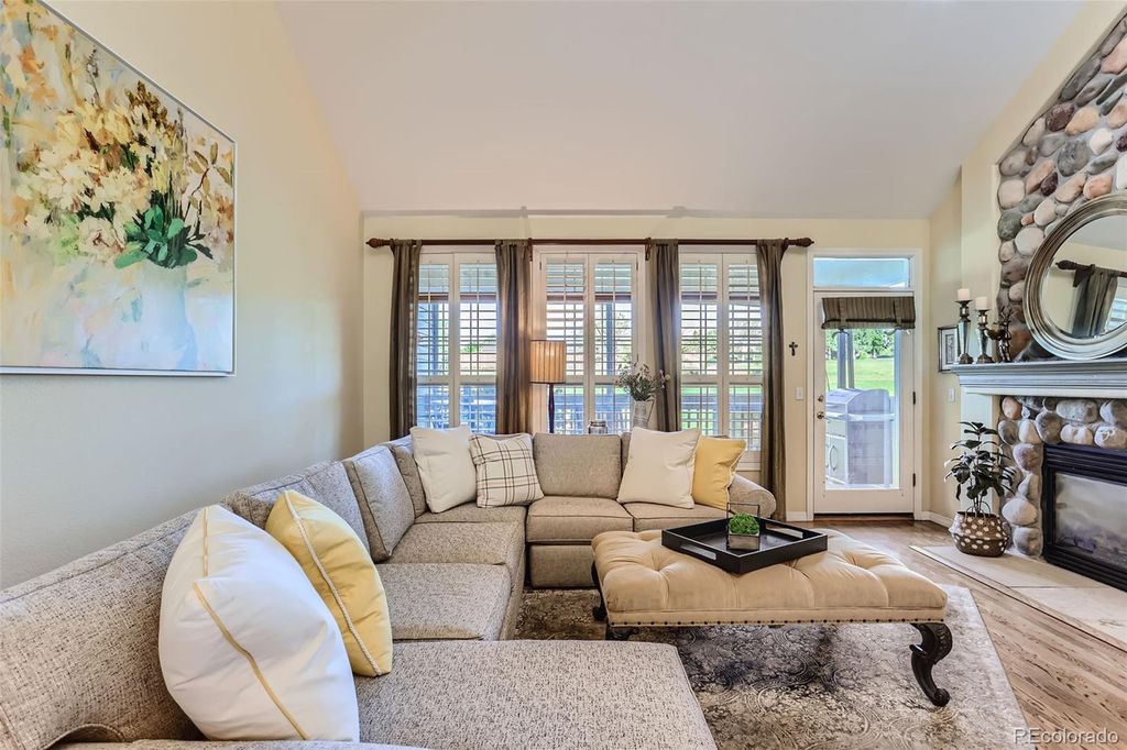 Image 7 of property listing at 9853 Greensview Circle, Lone Tree, CO 80124