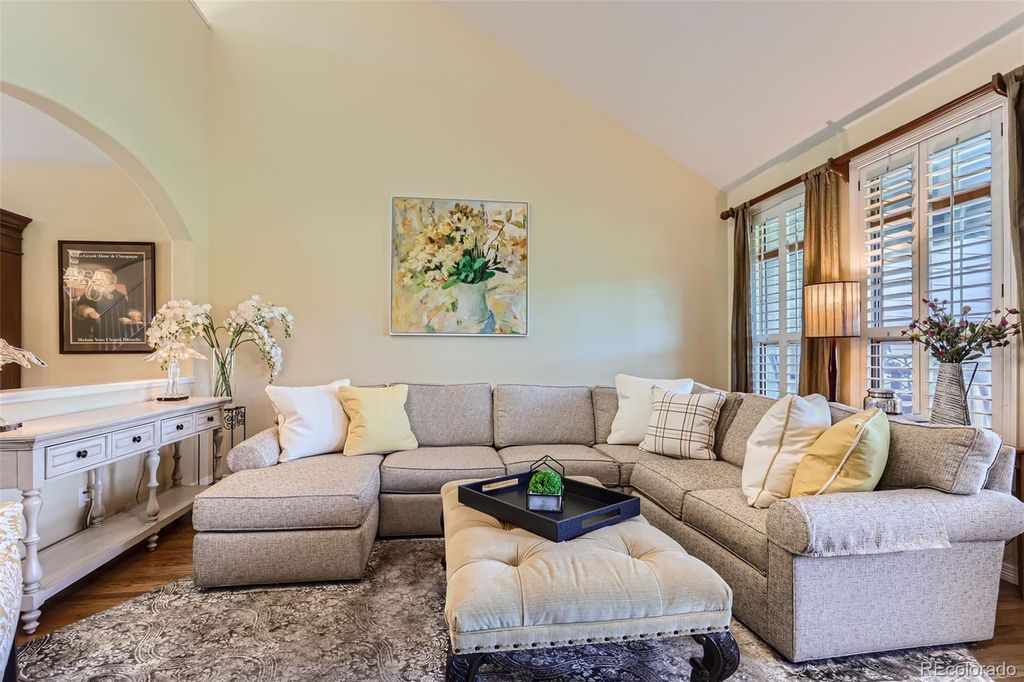 Image 8 of property listing at 9853 Greensview Circle, Lone Tree, CO 80124