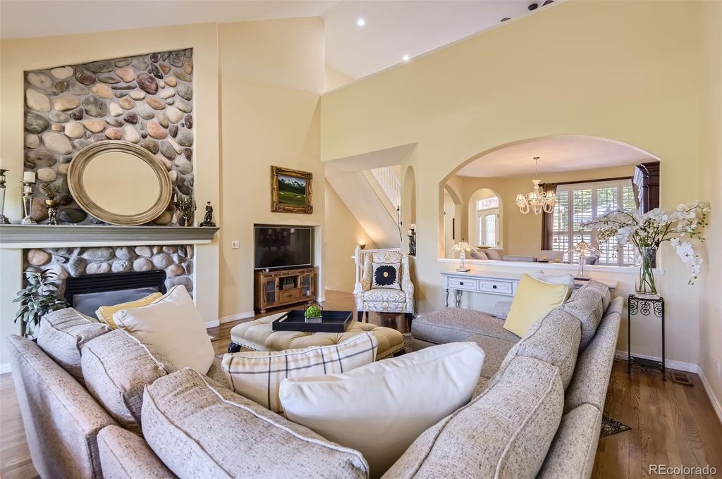 Image 9 of property listing at 9853 Greensview Circle, Lone Tree, CO 80124