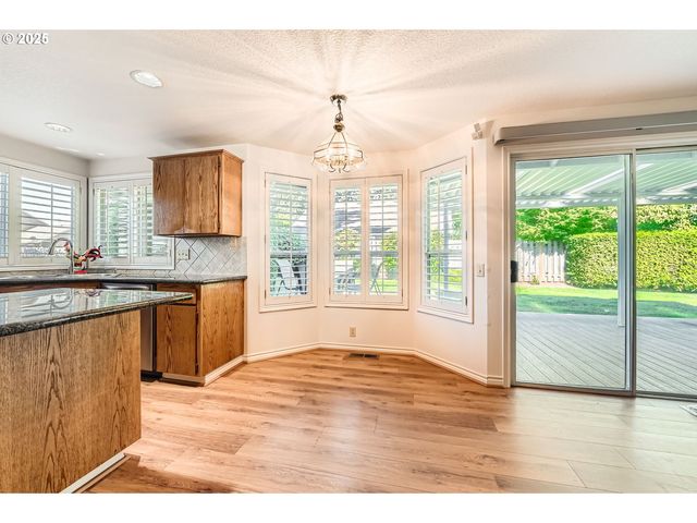 1725 N LAURELWOOD Loop, Canby, OR 97013