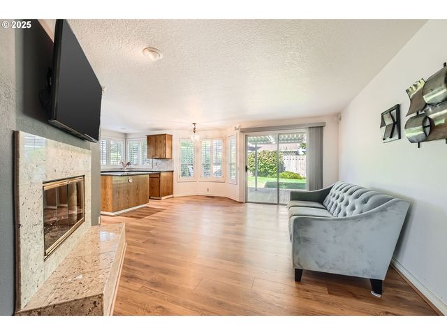1725 N LAURELWOOD Loop, Canby, OR 97013