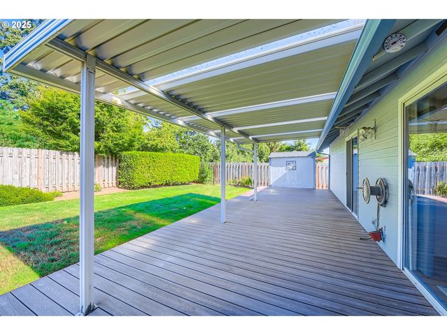 1725 N LAURELWOOD Loop, Canby, OR 97013