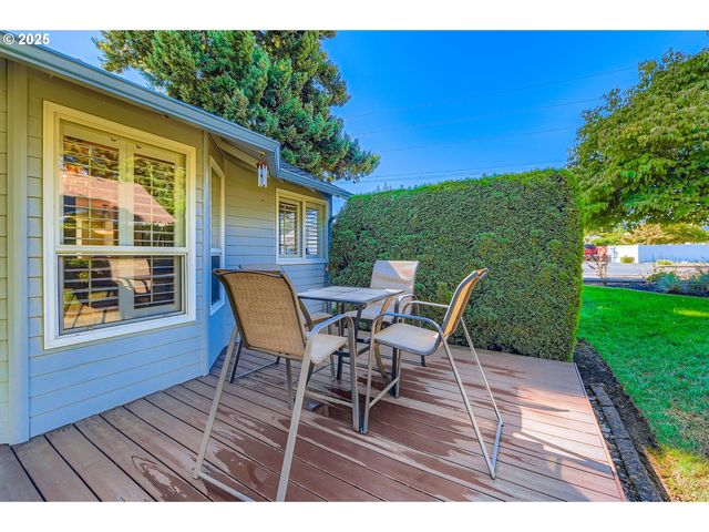1725 N LAURELWOOD Loop, Canby, OR 97013
