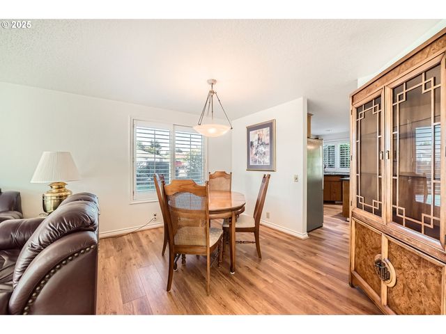 1725 N LAURELWOOD Loop, Canby, OR 97013