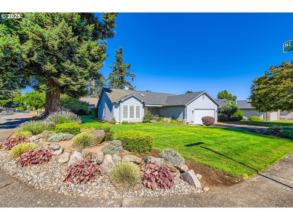 1725 N LAURELWOOD Loop, Canby, OR 97013