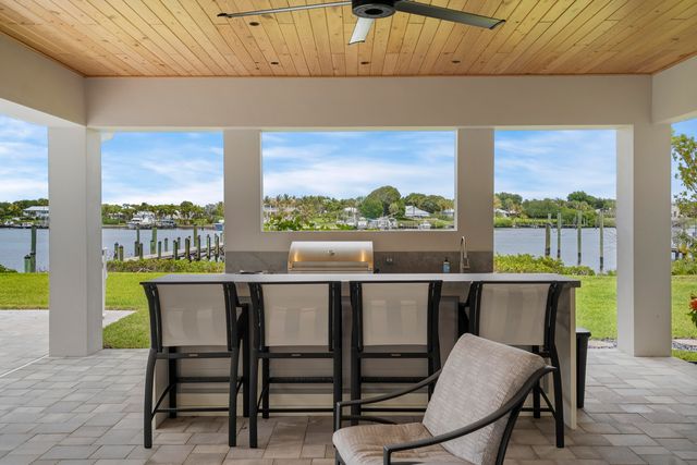 3973 SE Topsail Court, Stuart, FL 34997