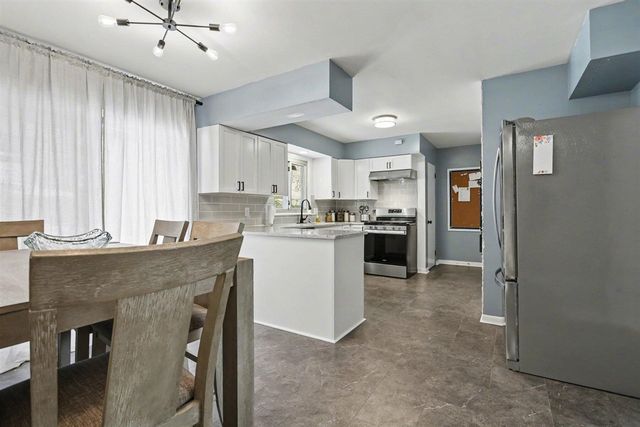 1829 Nash Drive, Saint Joseph, MI 49085