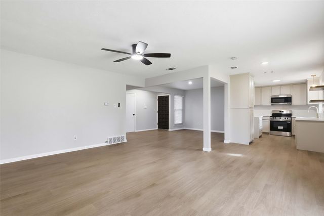 7833 Davenport Avenue, Fort Worth, TX 76116