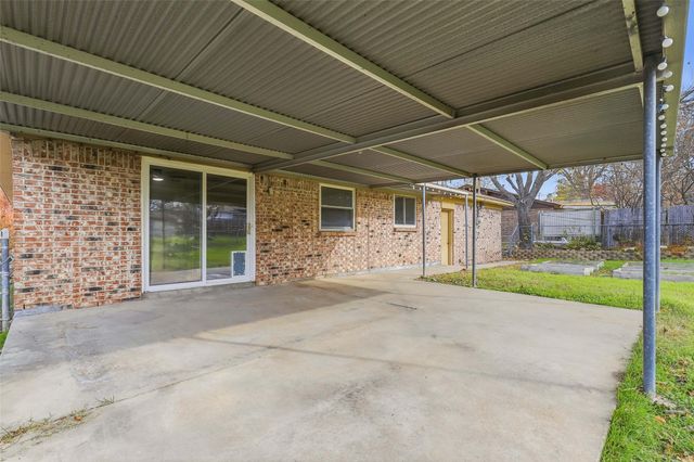 7833 Davenport Avenue, Fort Worth, TX 76116