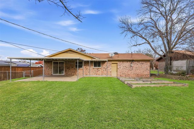 7833 Davenport Avenue, Fort Worth, TX 76116