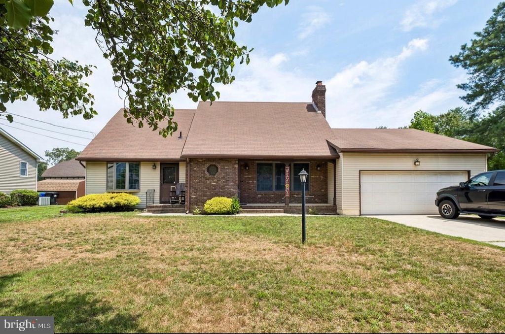 811 MOSS MILL RD, Hammonton, NJ 08037