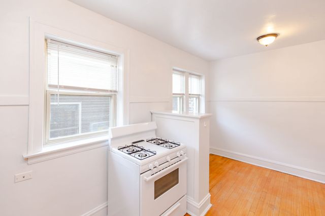 4835 N Hoyne Avenue 2B, Chicago, IL 60625