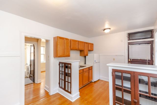 4835 N Hoyne Avenue 2B, Chicago, IL 60625