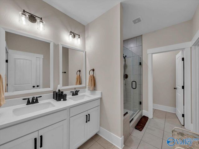 9104 Ohms Circle SE, Owens Cross Roads, AL 35763