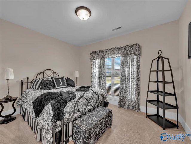 9104 Ohms Circle SE, Owens Cross Roads, AL 35763