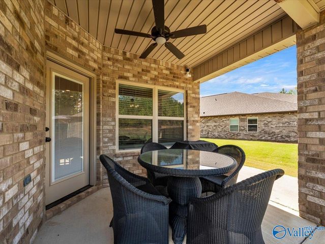 9104 Ohms Circle SE, Owens Cross Roads, AL 35763