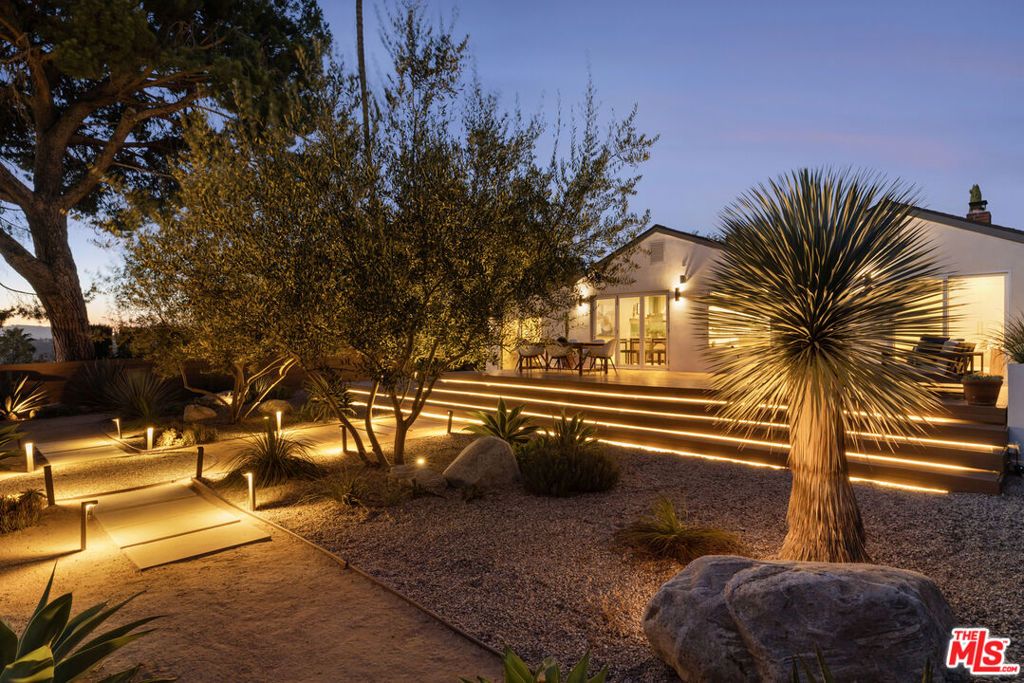 1323 Montecito Circle, Los Angeles, CA 90031 — photo 2