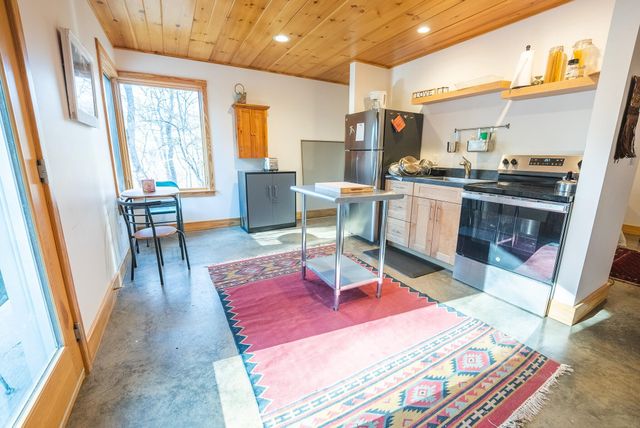 1141 Dobbins Farm RD, Floyd, VA 24091