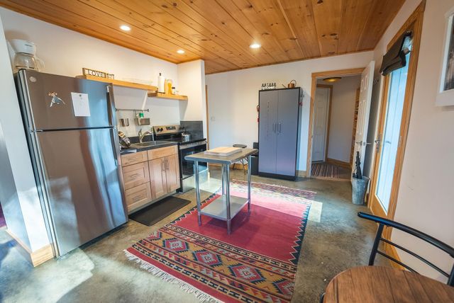 1141 Dobbins Farm RD, Floyd, VA 24091