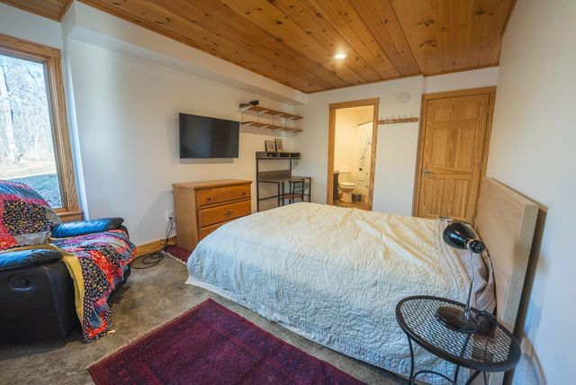 1141 Dobbins Farm RD, Floyd, VA 24091