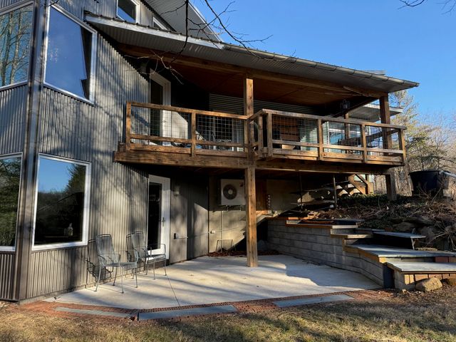 1141 Dobbins Farm RD, Floyd, VA 24091