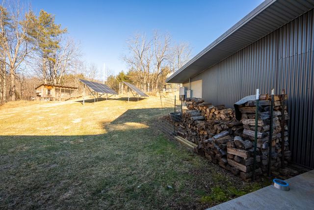 1141 Dobbins Farm RD, Floyd, VA 24091