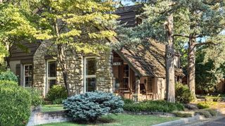 1673 East Walnut Street, Springfield, MO 65802