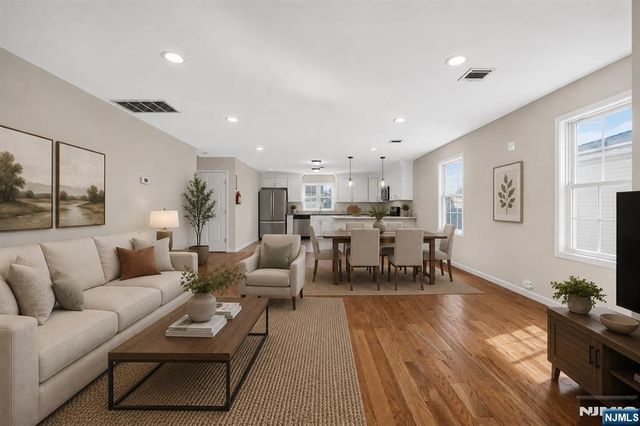508 2nd Avenue 2, Lyndhurst, NJ 07071