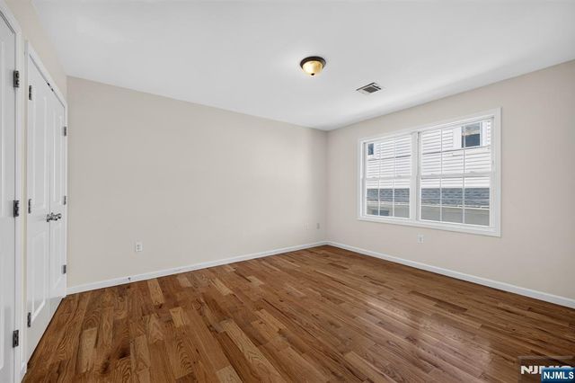 508 2nd Avenue 2, Lyndhurst, NJ 07071