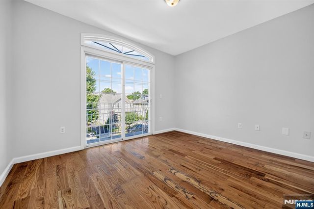 508 2nd Avenue 2, Lyndhurst, NJ 07071