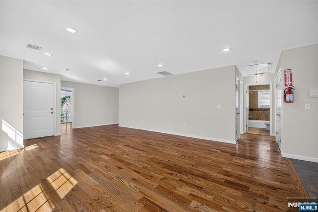 508 2nd Avenue 2, Lyndhurst, NJ 07071