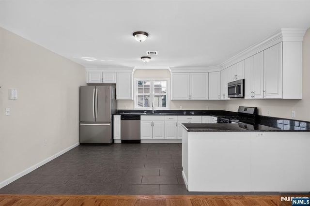 508 2nd Avenue 2, Lyndhurst, NJ 07071