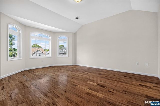 508 2nd Avenue 2, Lyndhurst, NJ 07071