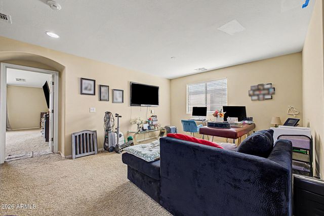 2141 W IAN Drive, Phoenix, AZ 85041