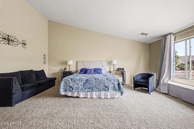 2141 W IAN Drive, Phoenix, AZ 85041
