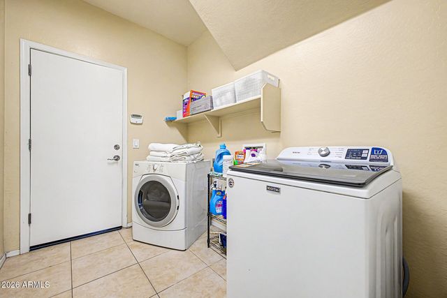 2141 W IAN Drive, Phoenix, AZ 85041