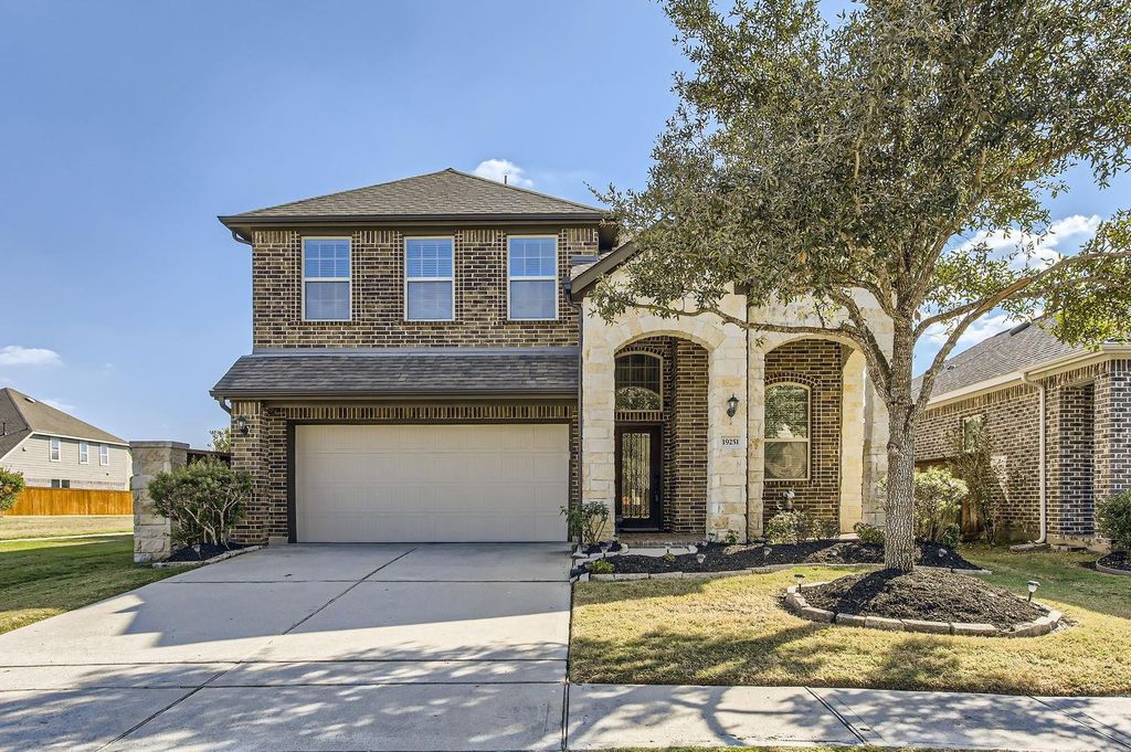 19251 N Cottonwood Green Lane, Cypress, TX 77433