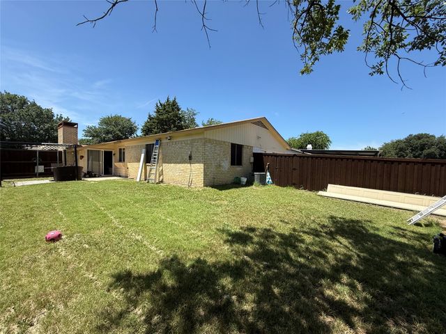 2809 Royalty Drive, Garland, TX 75044